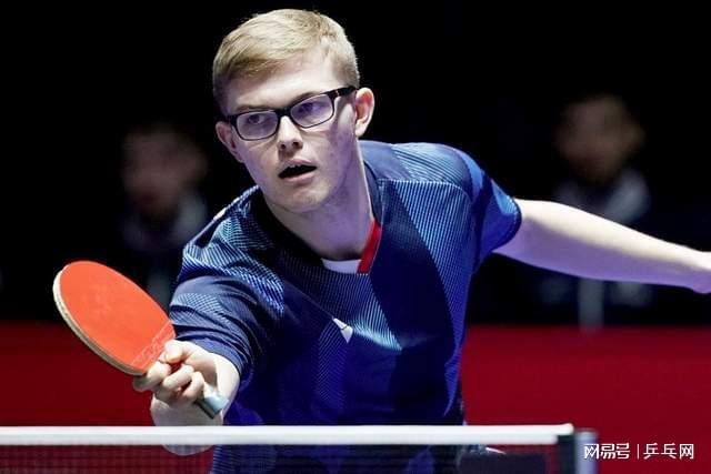 联赛中脱颖 联赛中脱颖