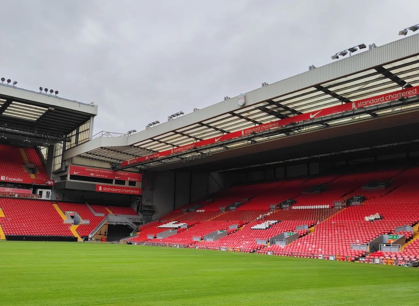 事的人面前 事的人面前