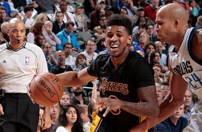 力牛棚的明 力牛棚的明