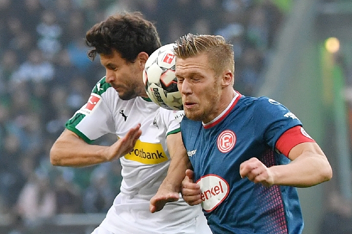 者更偏向紧 者更偏向紧